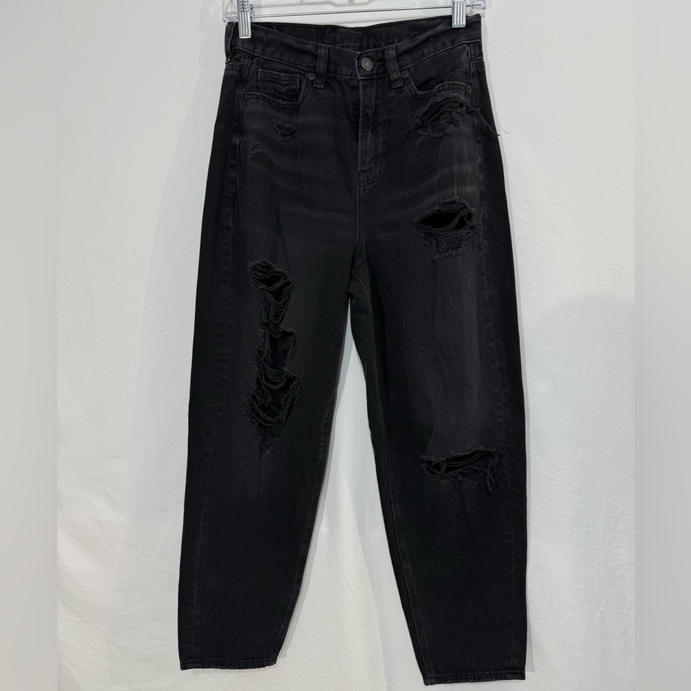 American Eagle Relaxed Mom Jean 0 Short Faded Black Denim Jeans High Waisted